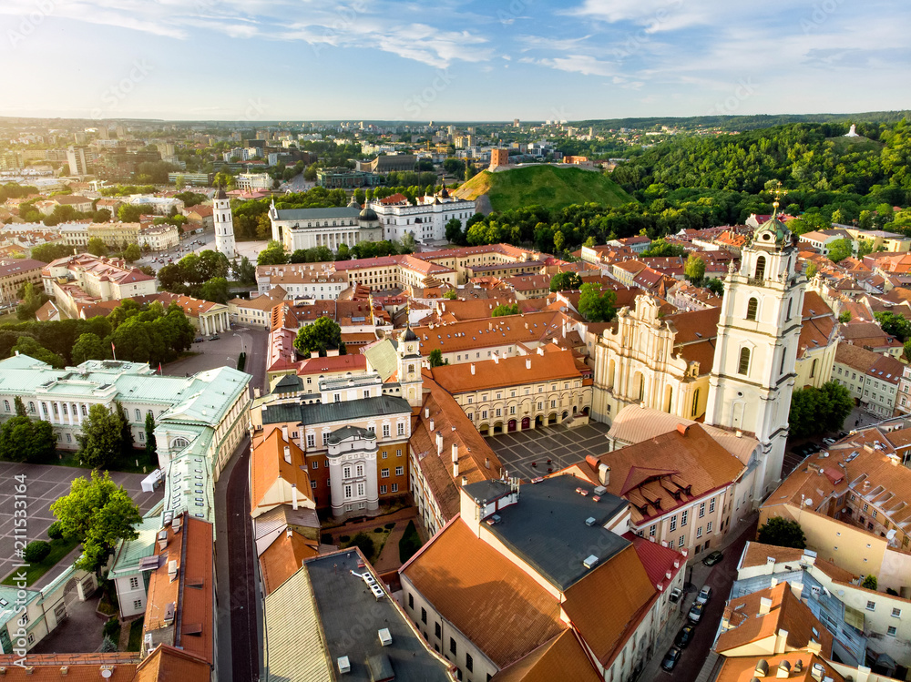Obraz na płótnie Aerial view of Vilnius Old Town, one of the largest surviving medieval old towns in Northern Europe. Sunset landscape of UNESCO-inscribed Old Town of Vilnius, the heartland of the city. w salonie