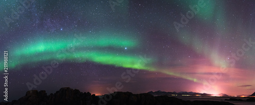 Fotomural Aurora borealis and milky way