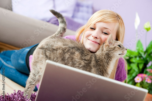 Frau fickt katze