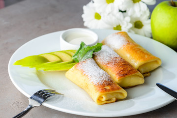 Canvas Print - Sweet dessert pancakes blinis with apples