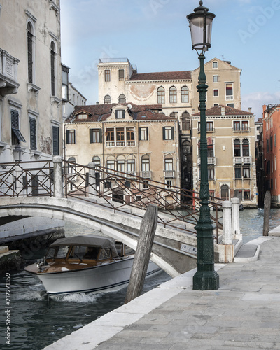 Zdjęcie XXL Widok na kanał w Wenecja, Włochy. Marzec 2018. Tylko do użytku redakcyjnego.
