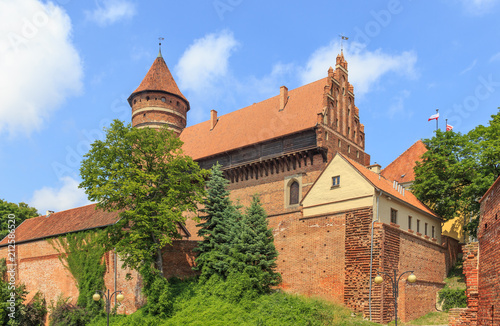 Obrazy Olsztyn  zamek-biskupow-warminskich-w-olsztynie-w-polnocnej-polsce-zbudowany-w-xiv-wieku-w-stylu-gotyckim