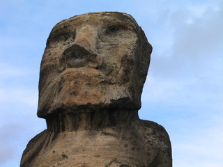 Wall Mural - Isla de Pascua. Esculturas Moais de Rapa Nui en Chile