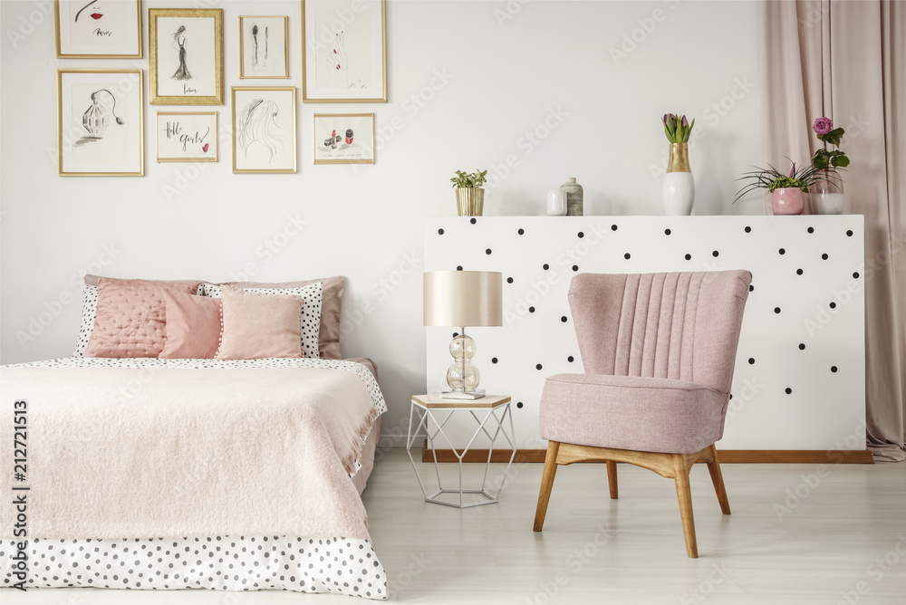 Pink elegant bedroom interior - obrazy, fototapety, plakaty 