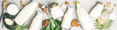 Fotografía Dairy free milk substitute drinks and ingredients