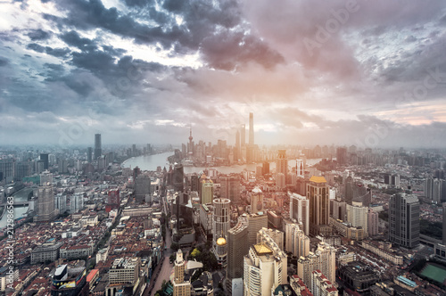 Plakat Shanghai skyline i pejzaż o świcie