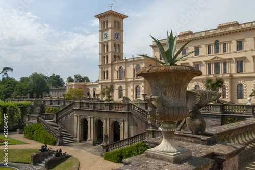 Fotografía Summer day view of Osborne House and gardens, Cowes, Isle of Wight, UK