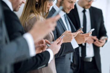 male hands with cell phone