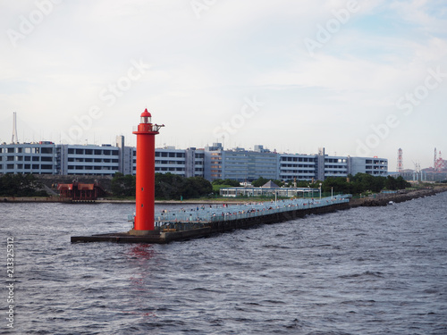 横浜港の風景 大黒海釣り公園と赤灯台 Buy This Stock Photo And Explore Similar Images At Adobe Stock Adobe Stock