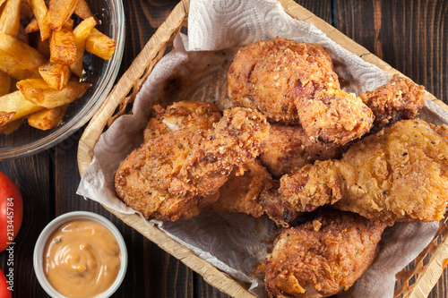 Fotografía Breaded crispy fried kentucky chicken drumctick