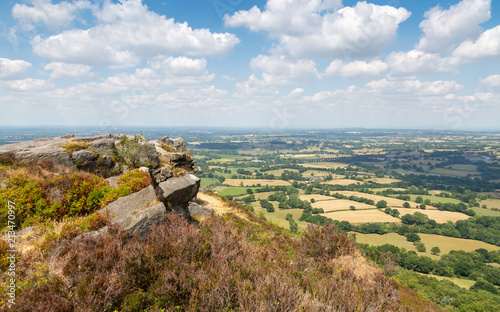 Cuadros en Lienzo Rocky outcrop at Bosley cloud in cheshire with view over the plains