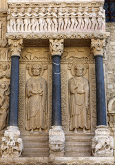 Wall Mural - Statues of apostles on the west portal  Saint Trophime Cathedral in Arles, France. Bouches-du-Rhone,  France