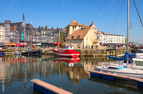 Honfleur France May 05 2018 Yachts In The Honfleur Harbor In A Spring Day Color Houses And Their Reflection In Water Ancient The Lieutenancy Building Fr La Lieutenance At The Background Stock Photo