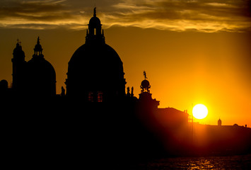 Poster - Sunset behind the Church of Madonna Della Salute in Venice