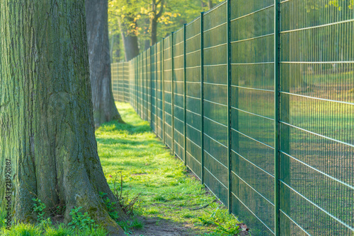 Metal fence in urban Park Tableau sur Toile