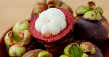 Canvas Print - Purple mangosteen in rotation