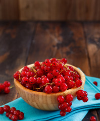 Wall Mural - Ripe red currant berries