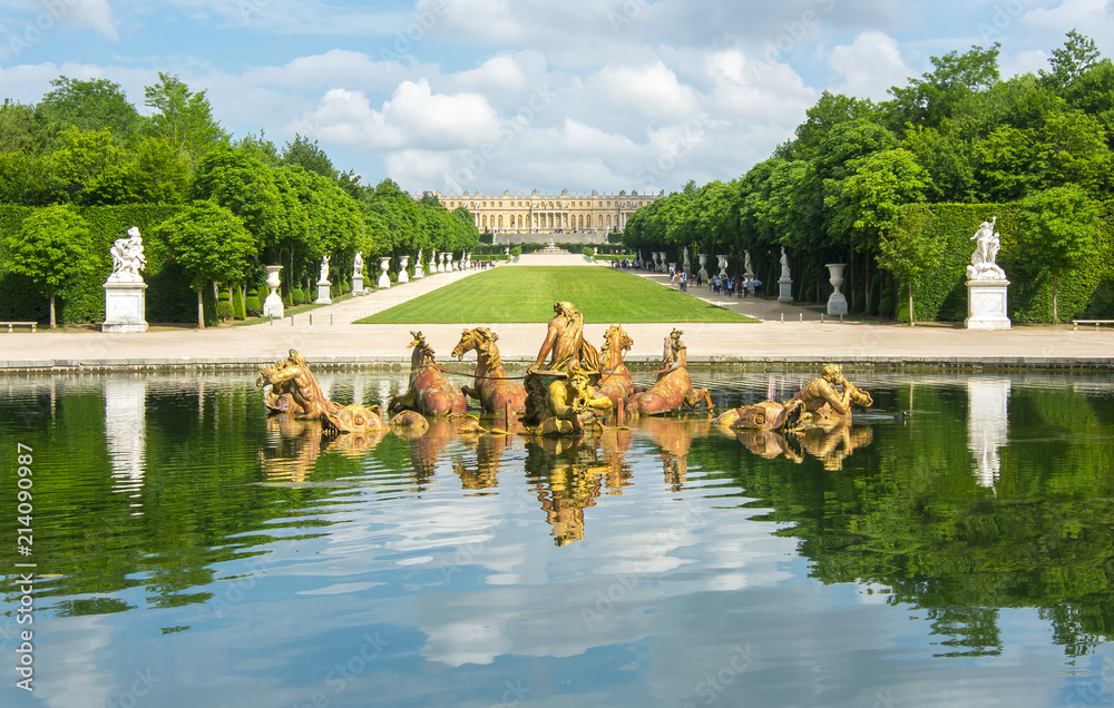 Apollo fountain in Versailles gardens, Paris, France  - obrazy, fototapety, plakaty 