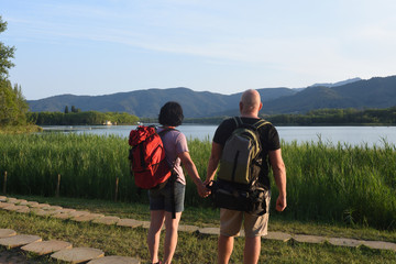hiker couple at sunset
