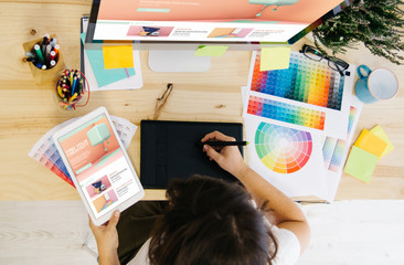 Fototapete - woman working at design studio