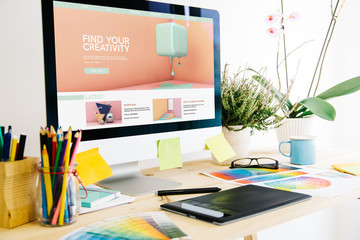 Fototapete - Graphic design studio creativity tutorials website