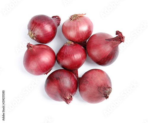 Cuadros en Lienzo Ripe red onions on white background