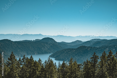 Cuadros en Lienzo Vancouver Island view on a clear blue sky and pacific coast