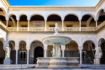 Canvas Print - Seville, Patio Principal of La Casa De Pilatos. The building is a precious palace in mudejar spanish style. Spain