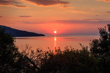 Wall Mural - sunrise on the sea