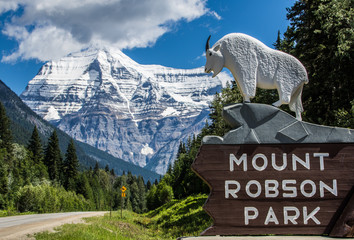 Mount Robson Sign