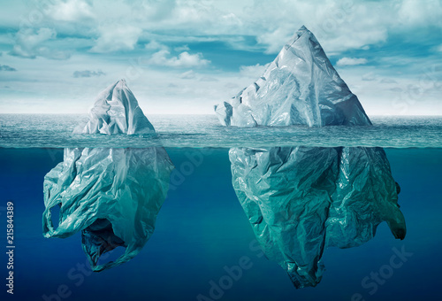 Fotografía plastic bag environment pollution with iceberg of trash