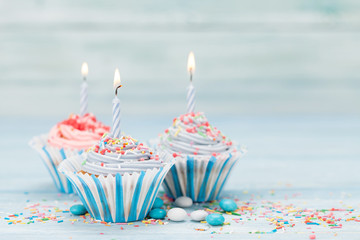 Naklejka na meble Sweet cupcakes with candles