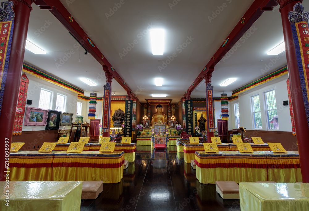 The Sakyamuni Buddha Hall of Hua Zang Si Buddhist Temple. Hua Zang Si in San Francisco is known as the most authentic Buddhist temple in the United States. - obrazy, fototapety, plakaty 