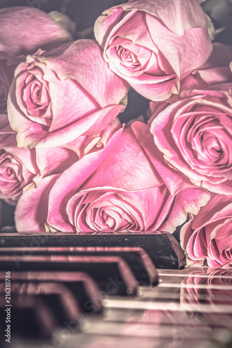 610 Romantic Piano Wallpaper Gratis Terbaik