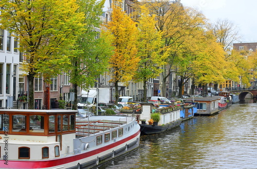 Fototapeta Amsterdam amsterdam-barki-na-kanale
