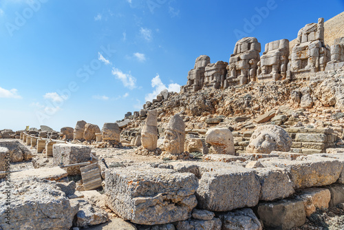 Cuadros en Lienzo East Terrace on top of Nemrut Mountain.Turkey