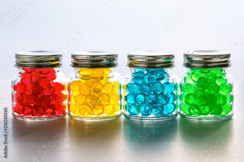 Cuadros en Lienzo Jars with multi-colored gel balls