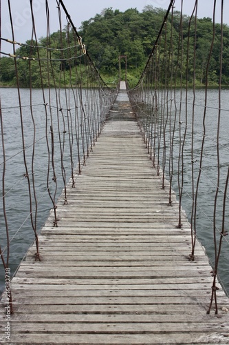  Fototapeta most w dżungli   most-prowadzacy-do-dzungli