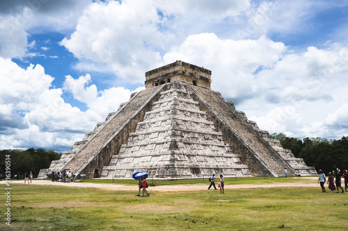 chichen-itza-w-pochmurny-dzien
