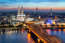 Köln Skyline Mit Kölner Dom Und Hohenzollernbrücke Bei Nacht
