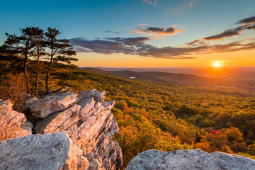 Wall Mural - Sunset view from Annapolis Rocks, along the Appalachian Trail on South Mountain, Maryland