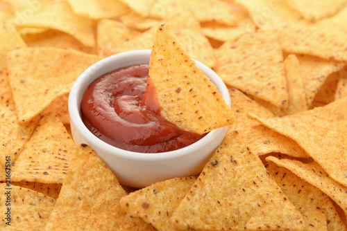 Fotomural Nacho chips and tomato dip sauce