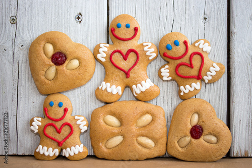 Lustige Lebkuchen zu Weihnachten Stock-Foto | Adobe Stock