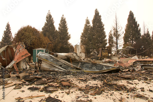 Fotografía home burned to the ground in the recent wild fire fire storm in Redding, California