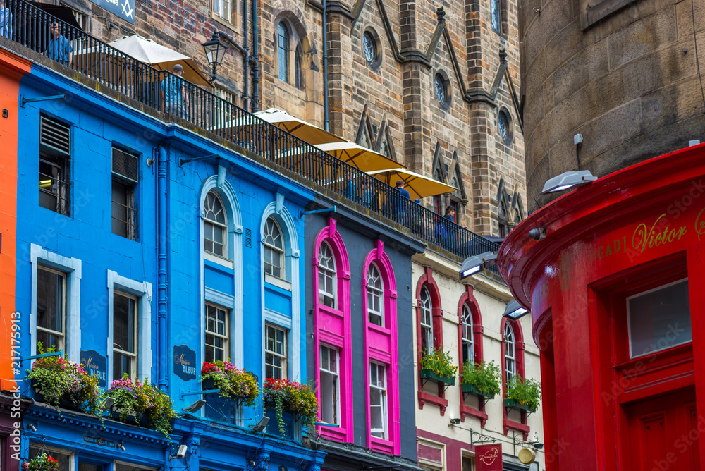 Busy Streets of Edinburgh, Scotland, UK - obrazy, fototapety, plakaty 