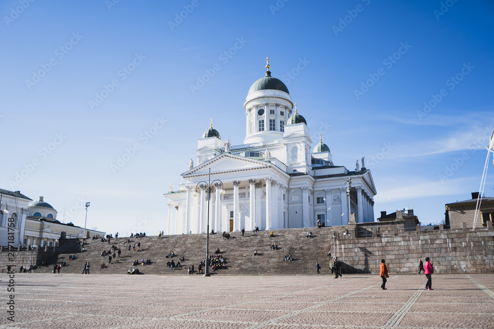 Obraz na płótnie Wide Angle of the White Church in Helsinki during a sunny day, Finland w salonie