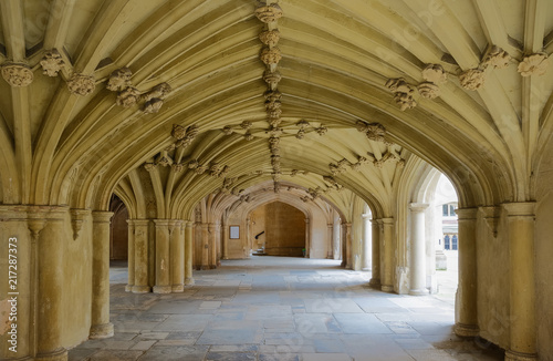 Fotografía The undercroft of Lincoln's inn chapel in London, free public access