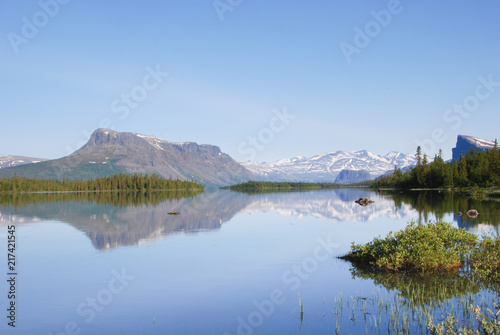 Fotomural The beauty of Laponia Wilderness - Lake Laitaure Water Reflections