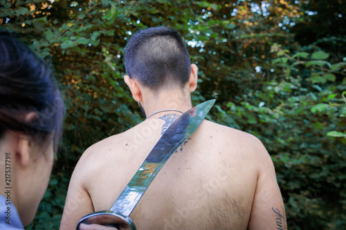Fotografía Giustiziare un uomo con la sciabola