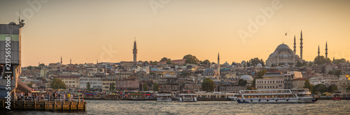 Cuadros en Lienzo Ciudad de vieja de Estambul con Bósforo,Turquia